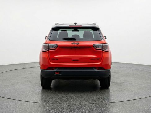 Used 2025 Jeep Compass Trailhawk AWD/4WD image 7