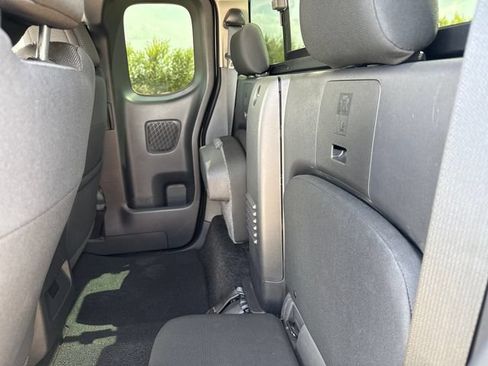 Used 2025 Nissan Frontier SV RWD image 27