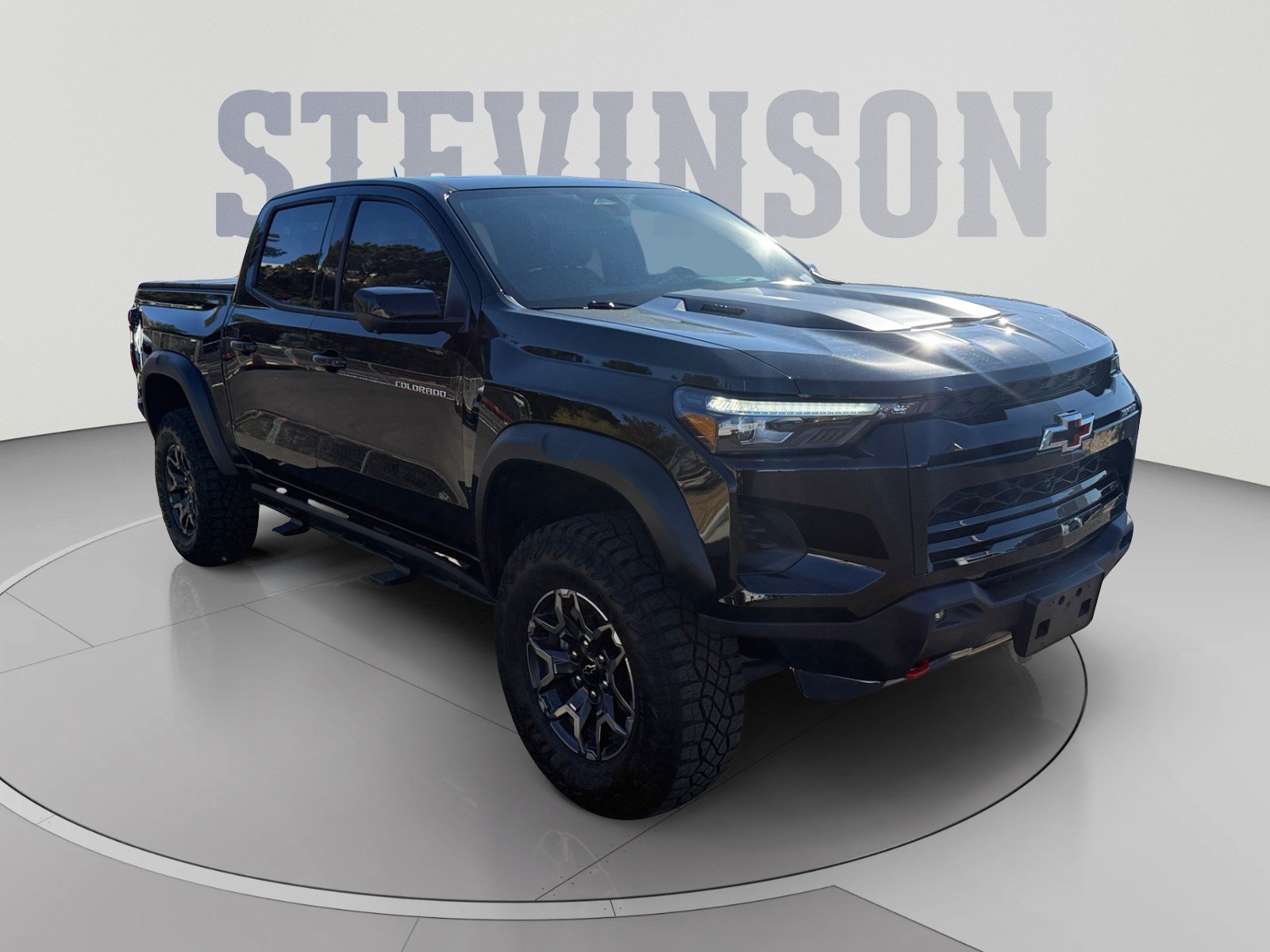 Used 2025 Chevrolet Colorado ZR2 w/ Technology Package AWD/4WD image 7