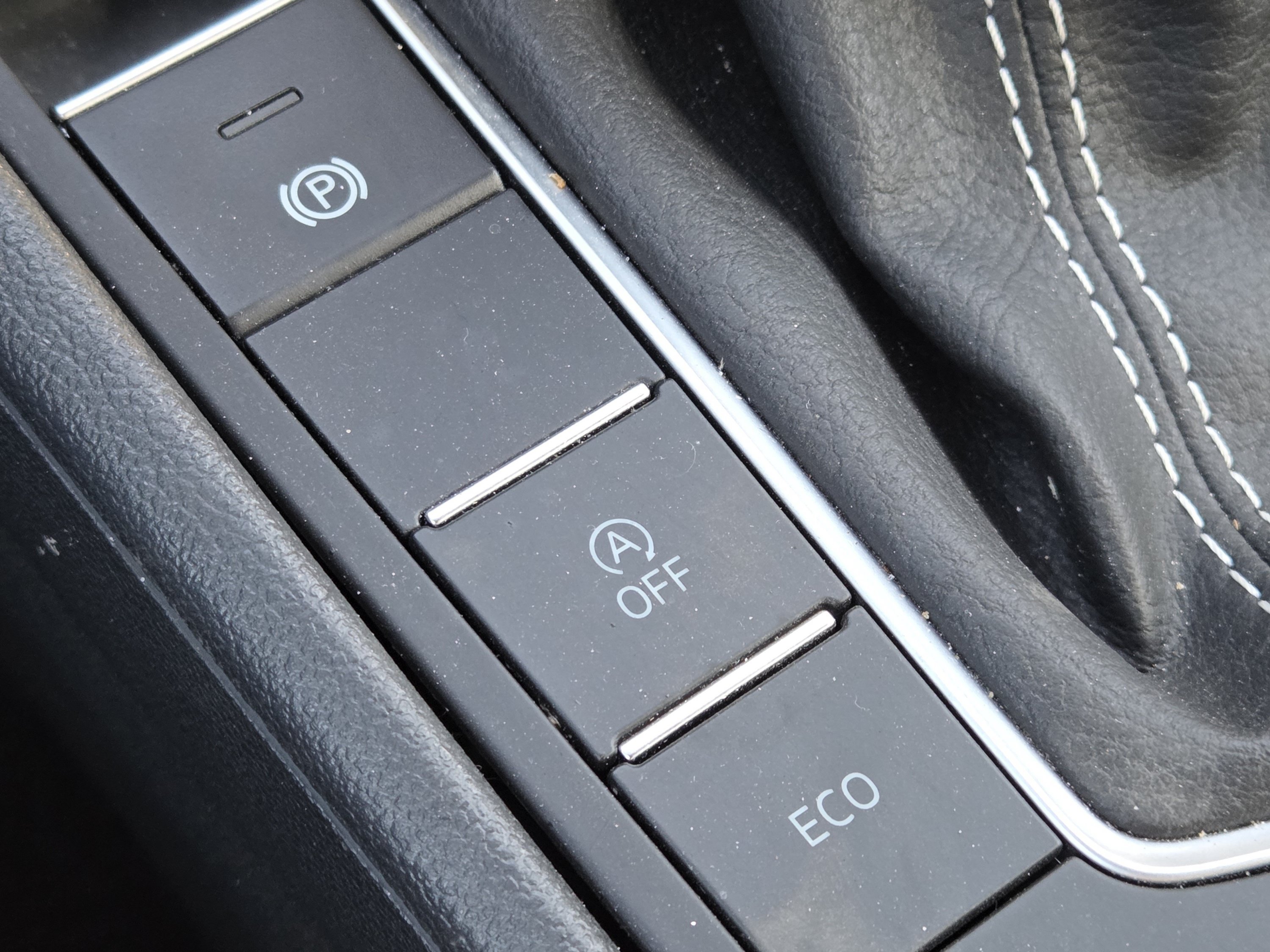 Used 2025 Volkswagen Jetta Sport FWD image 31