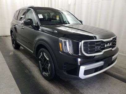 Used 2024 Kia Telluride S w/ S Sunroof Package