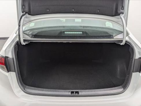 Used 2024 Toyota Corolla LE image 18