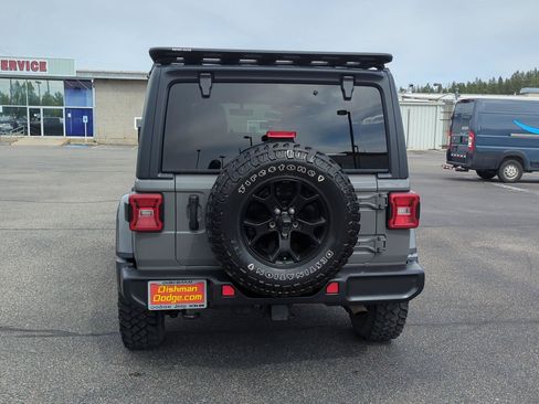Used 2019 Jeep Wrangler Unlimited Sahara w/ Uconnect 4C Nav & Sound Group AWD/4WD image 5