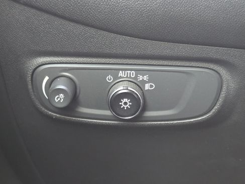 Used 2022 Chevrolet Equinox LT FWD image 20