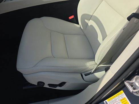 Used 2025 Volvo XC60 B5 Plus w/ Protection Package Premier image 20