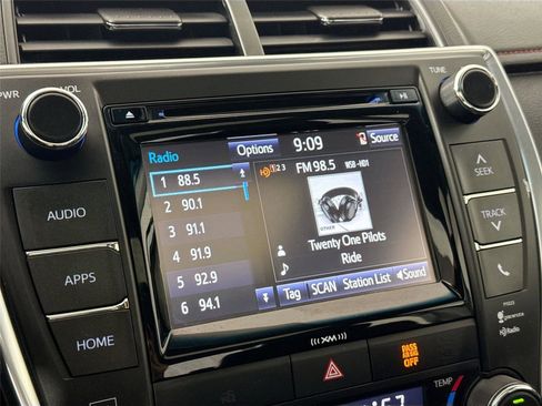 Used 2017 Toyota Camry XSE image 24