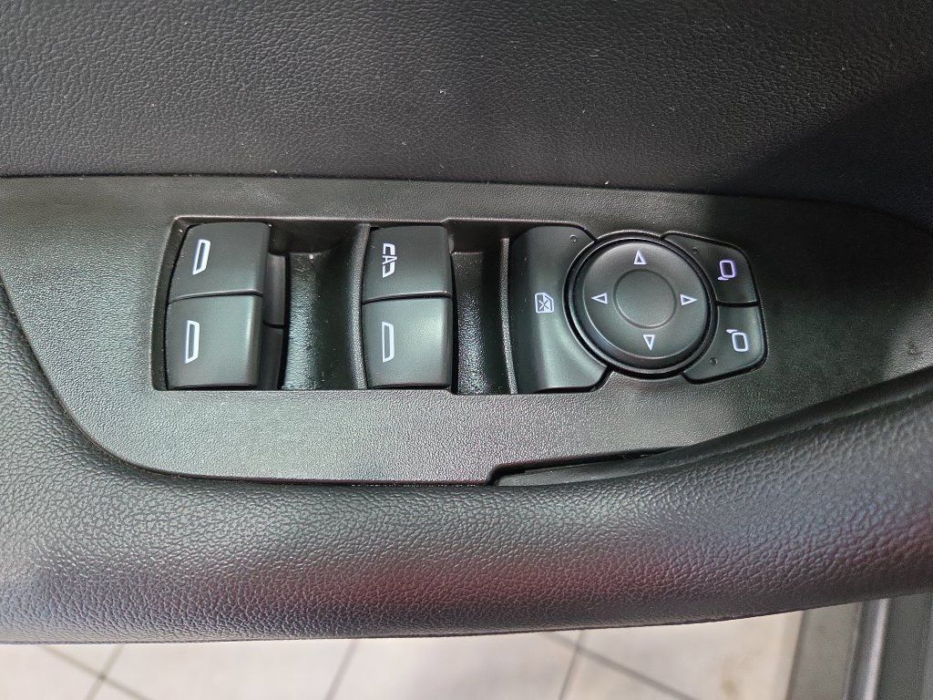 Used 2019 Chevrolet Blazer LT FWD image 29