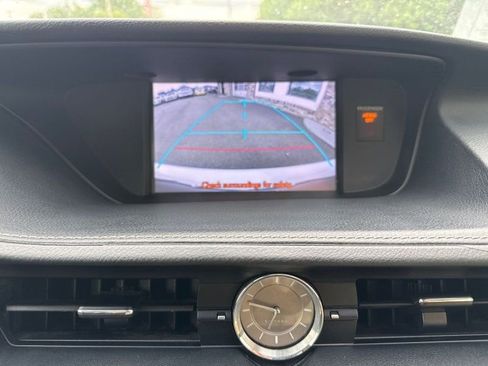 Used 2013 Lexus ES 350 w/ Luxury Pkg FWD image 26