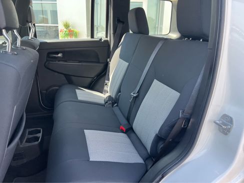 Used 2010 Jeep Liberty Sport AWD/4WD image 25