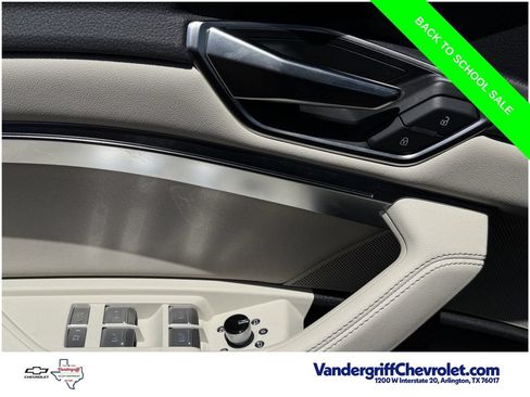 Used 2024 Audi Q8 e-tron Premium Plus AWD/4WD image 22