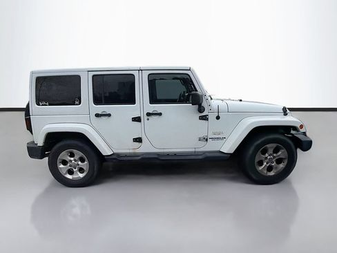 Used 2014 Jeep Wrangler Unlimited Sahara w/ Max Tow Package AWD/4WD image 9