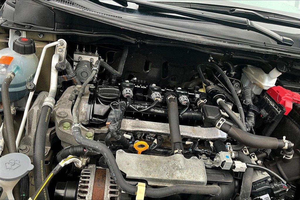 Used 2024 Nissan Versa SR FWD image 30