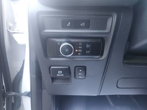 Used 2023 Ford Expedition Limited image 28