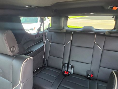 Used 2024 Cadillac Escalade ESV Sport w/ LPO, ONYX Package AWD/4WD image 11