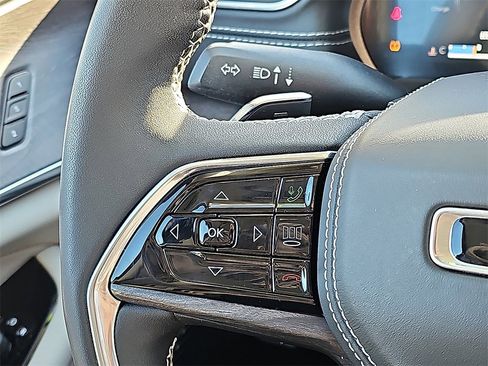 Used 2022 Jeep Grand Cherokee Overland image 23