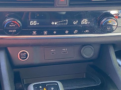 Used 2023 Nissan Rogue SV image 27