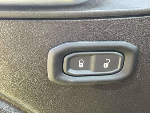 Used 2024 Jeep Gladiator Mojave w/ Convenience Group AWD/4WD image 27