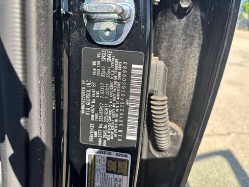Used 2025 Kia Sportage LX FWD image 28