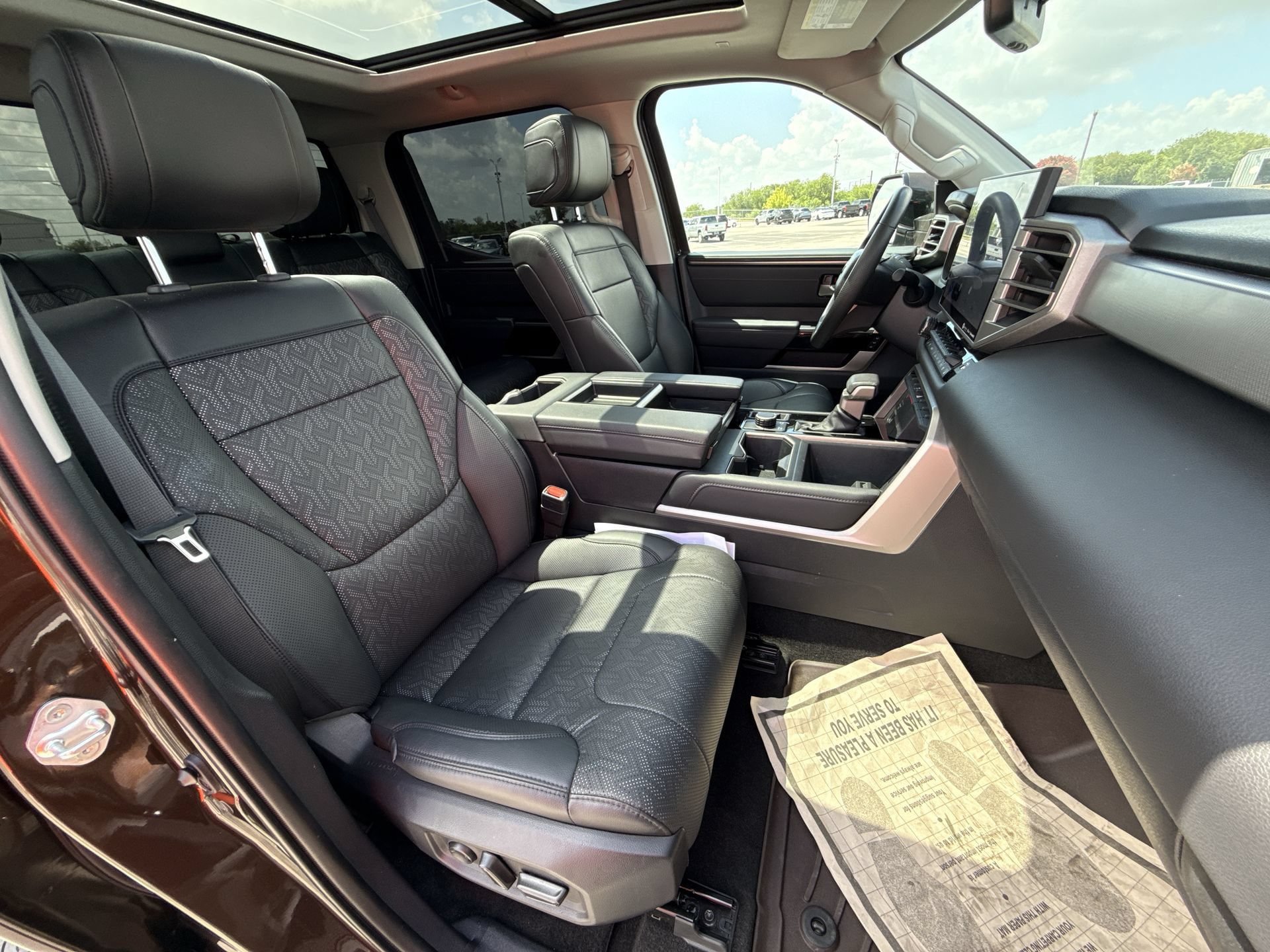 Used 2023 Toyota Tundra Limited w/ Power Package AWD/4WD image 27