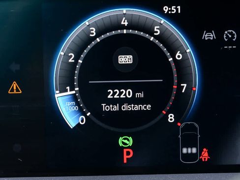 Certified 2025 Volkswagen Tiguan S w/ 18" Wheel Package image 3