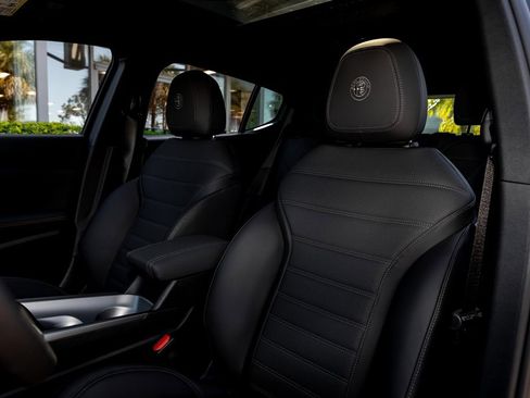 New 2025 Alfa Romeo Tonale w/ Premium Package image 26