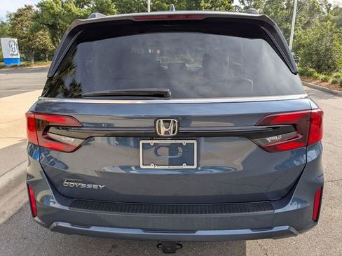 Certified 2026 Honda Odyssey EX-L image 9