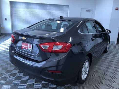 Used 2017 Chevrolet Cruze LT image 32