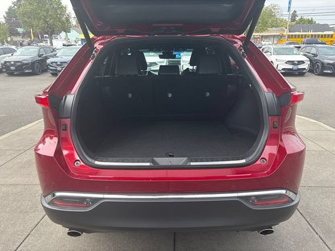 Used 2022 Toyota Venza XLE AWD/4WD image 30