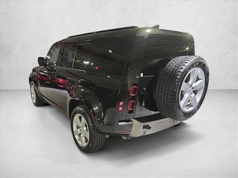 Used 2024 Land Rover Defender 110 X-Dynamic SE image 7