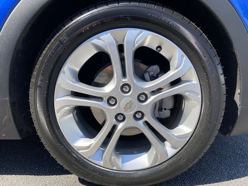 Used 2020 Chevrolet Bolt LT FWD image 13