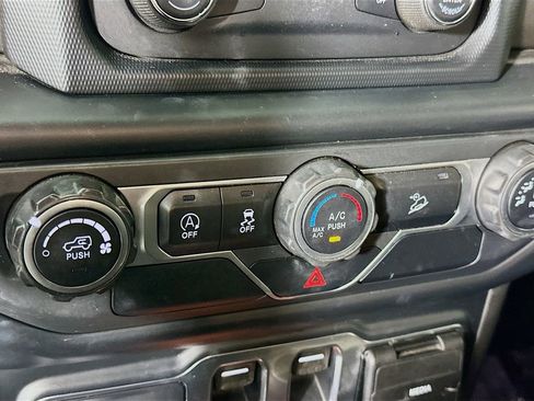 Certified 2019 Jeep Wrangler Sport image 21