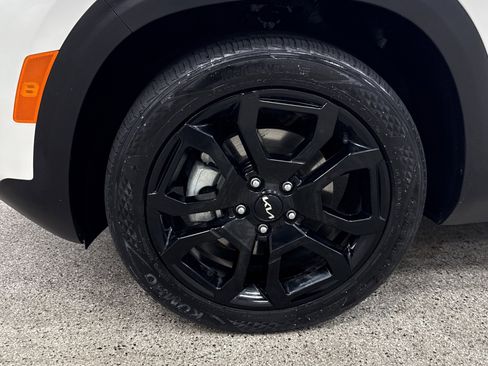 Used 2024 Kia Seltos X-Line image 2