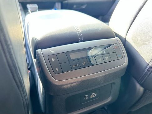 Used 2025 Nissan Pathfinder SL w/ Black Appearance Package AWD/4WD image 21