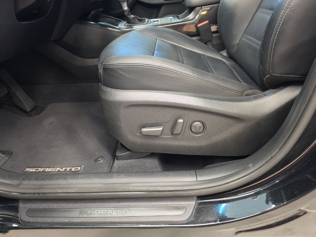 Used 2019 Kia Sorento EX FWD image 30