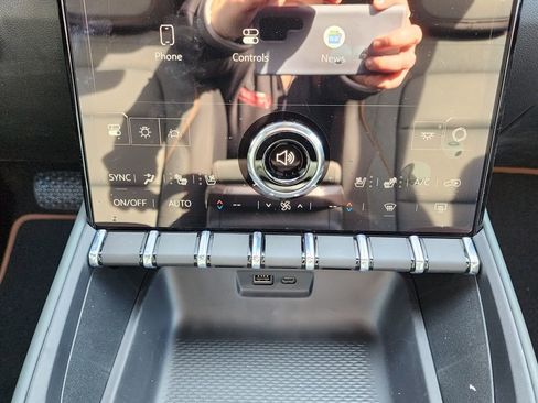 New 2026 GMC Terrain AT4 w/ Convenience Package III image 30