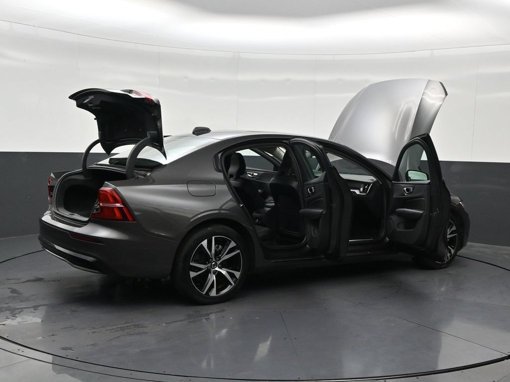Certified 2024 Volvo S60 B5 Core FWD image 33