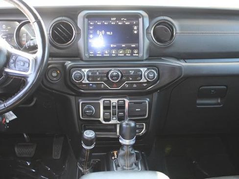 Used 2023 Jeep Wrangler Unlimited Sahara AWD/4WD image 17