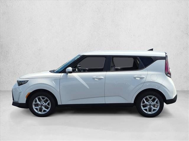 Used 2023 Kia Soul LX w/ LX Technology Package FWD image 8