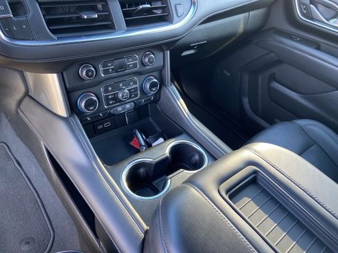 Used 2023 Chevrolet Suburban LT image 23