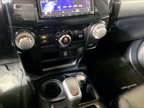 Used 2018 Toyota 4Runner TRD Off-Road Premium image 25