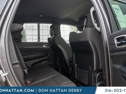 Used 2021 Jeep Grand Cherokee Laredo AWD/4WD image 21