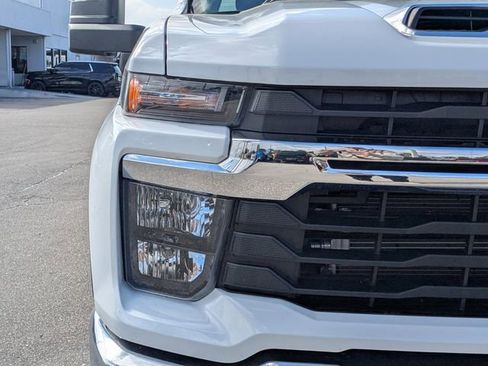 Used 2025 Chevrolet Silverado 2500 LT w/ Safety Package image 9