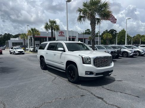 Used 2020 GMC Yukon XL Denali w/ Open Road Package AWD/4WD image 2