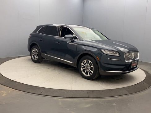 Used 2023 Lincoln Nautilus AWD w/ Premium Package image 7