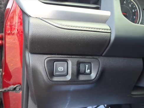 Certified 2023 GMC Acadia SLE image 17