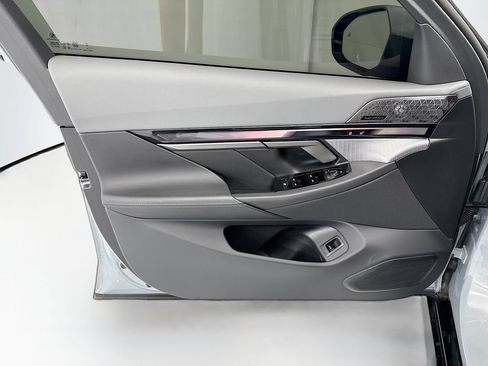 Used 2026 BMW i5 eDrive40 w/ M Sport Package AWD/4WD image 23