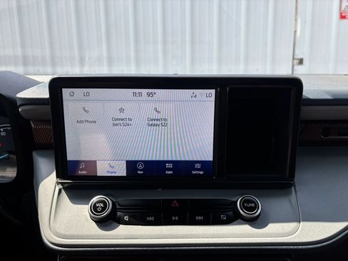 Used 2023 Ford Maverick Lariat w/ Lariat Luxury Package FWD image 32