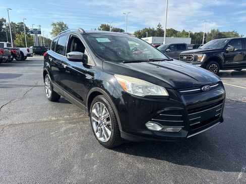 Used 2016 Ford Escape SE w/ SE Chrome Package AWD/4WD image 4
