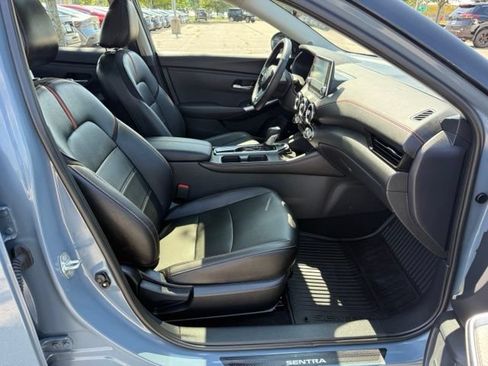 Certified 2025 Nissan Sentra SR w/ SR Premium Package FWD image 31