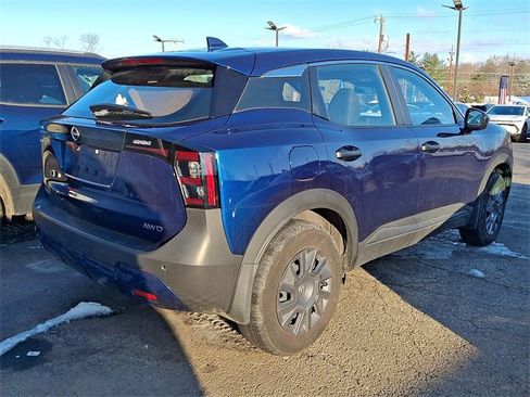 Used 2025 Nissan Kicks S image 4